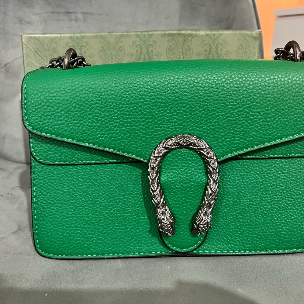 Beautiful green shoulder bag.